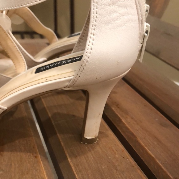 Dress shoes with flowers - Picture 2 of 5